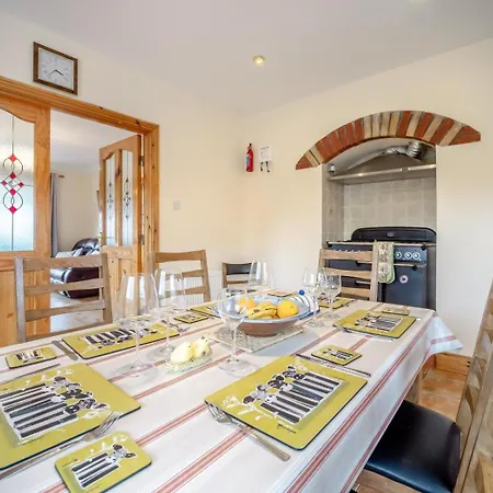 Tatil Evi 4 Bed In Inch Oc-ii11636 Caheracruttera