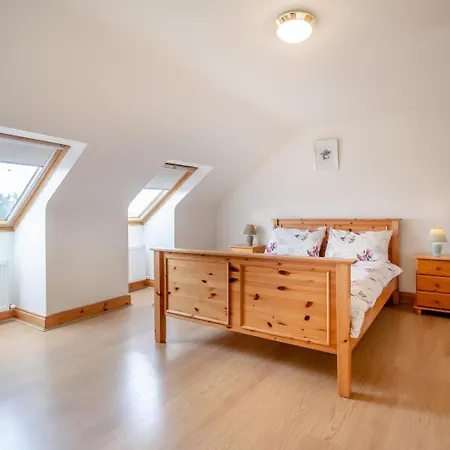 4 Bed In Inch Oc-ii11636