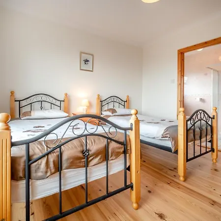 4 Bed In Inch Oc-ii11636 Tatil Evi Caheracruttera